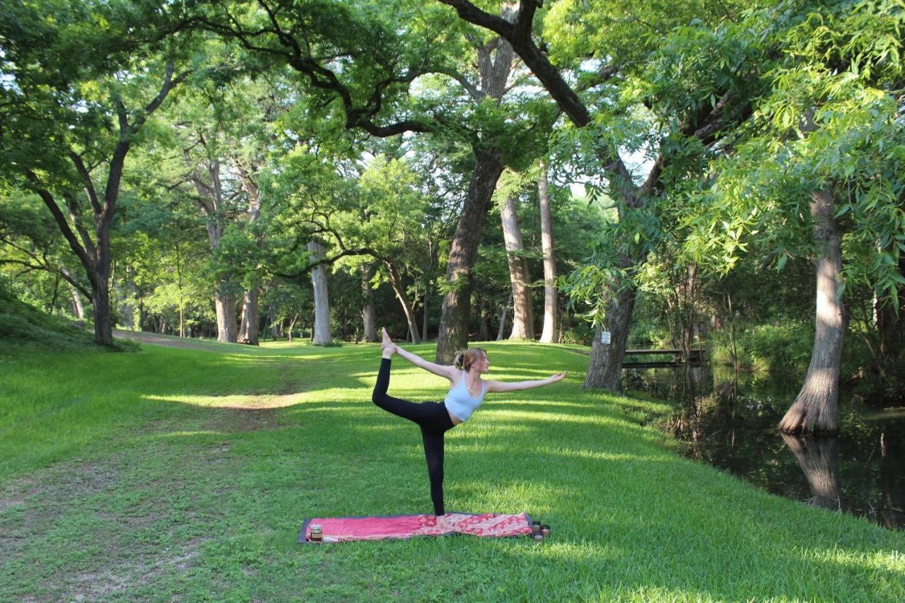 The Springs Retreat Hotel Leakey Bagian luar foto