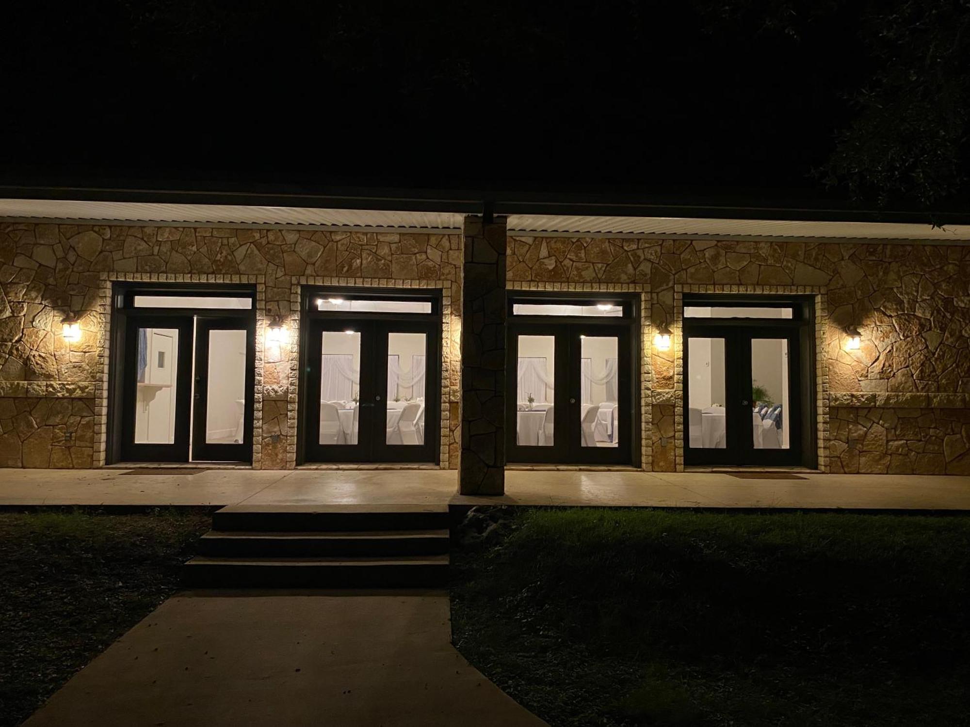 The Springs Retreat Hotel Leakey Bagian luar foto
